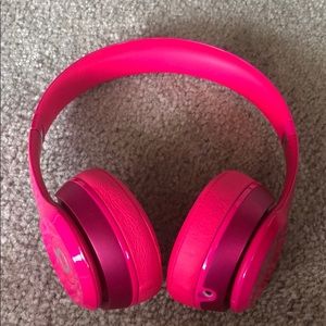 Pink solo beats